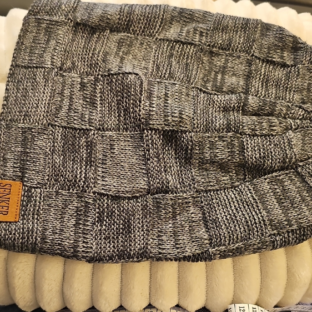 Gray Knit Beanie.  By SENKER,‎ SLOUCHIE. NWOT.